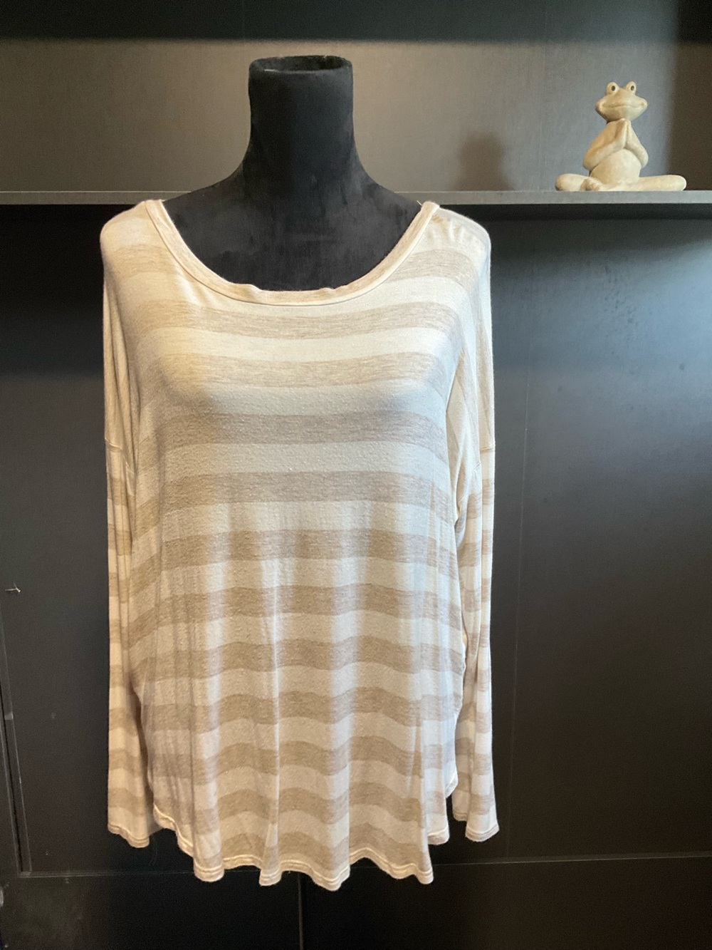 Market & Spruce large tan and ivory striped long sleeves